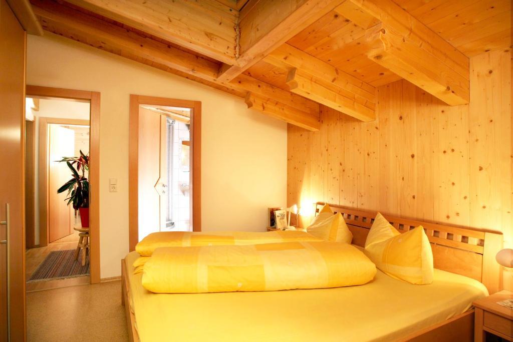Haus Weidmannsheil Apartman Längenfeld Szoba fotó